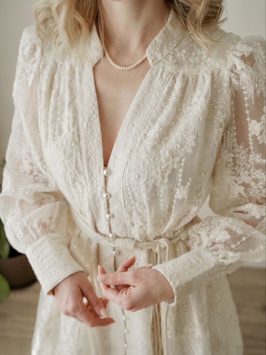 Сукня з вишивкою на весілля, хрестини