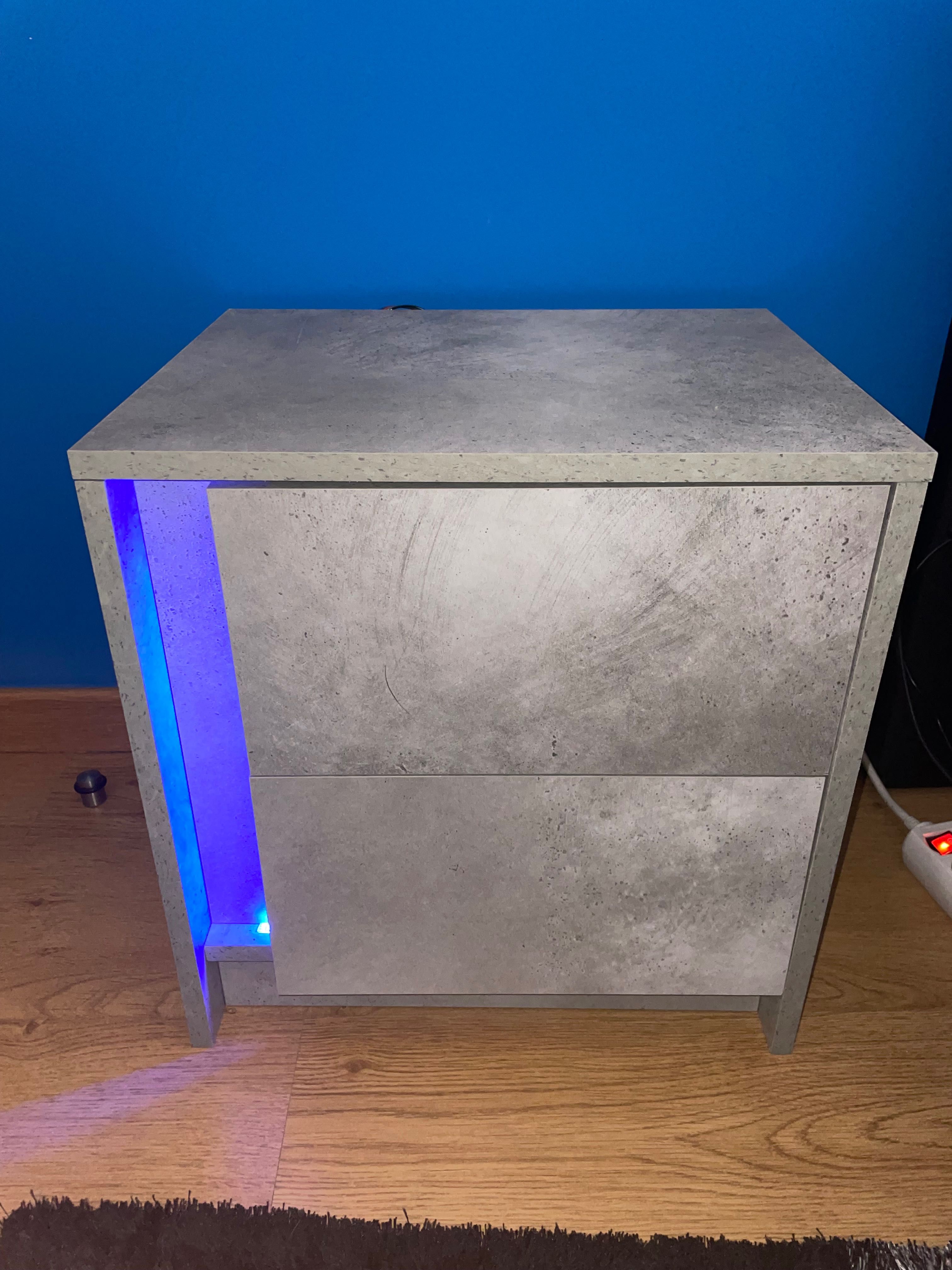 Mesa de cabeceira com led