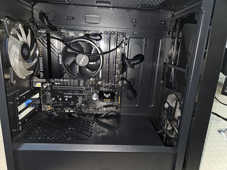 Desktop personalizado AM5 Ryzen 5 8500G