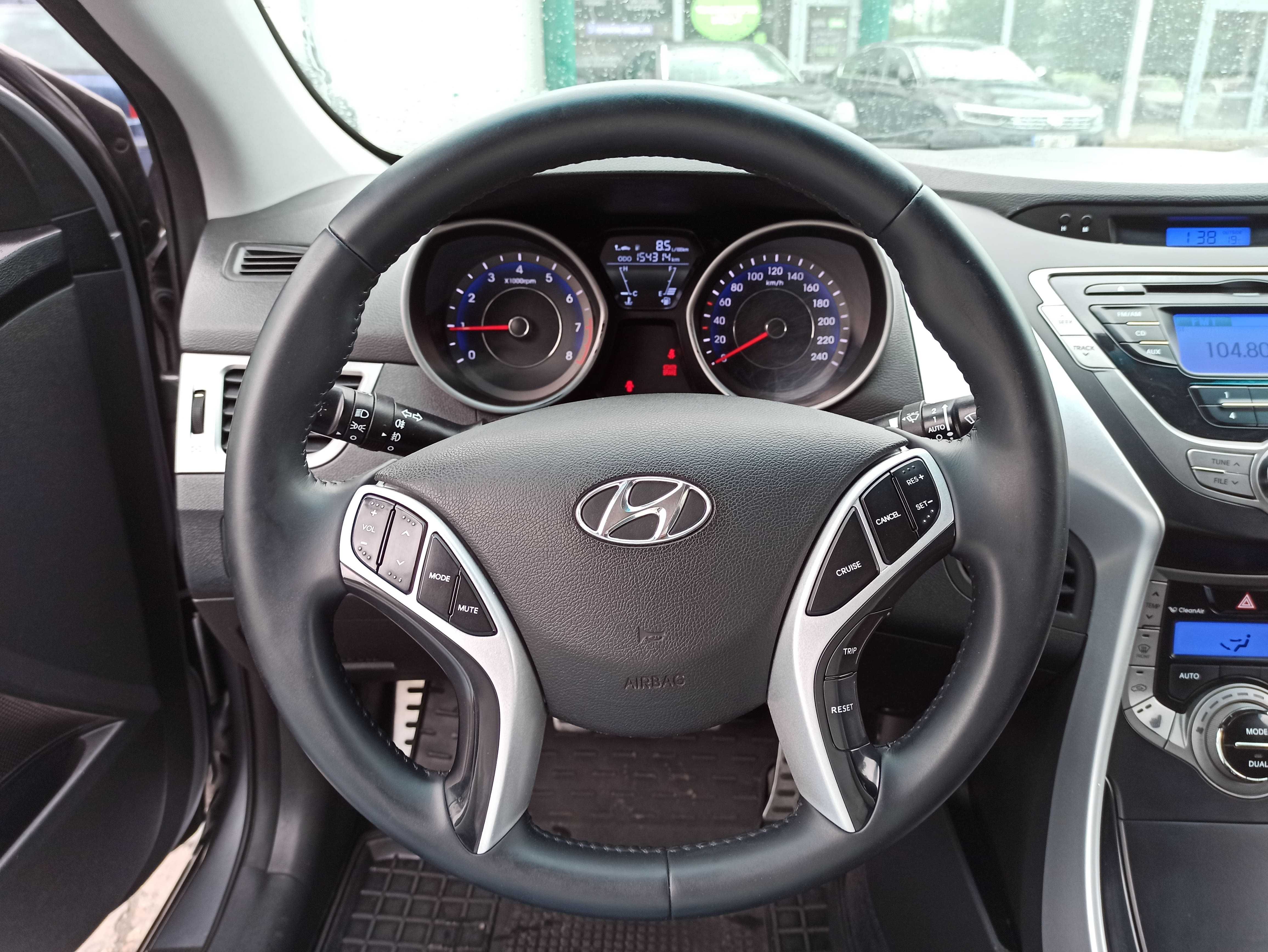 Hyundai Elantra GLS 2013 року