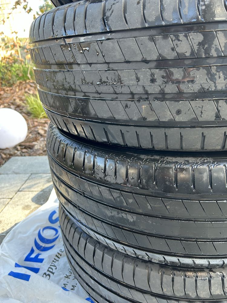 Продам покрышки Michelin 235/60 R18 latitude sport