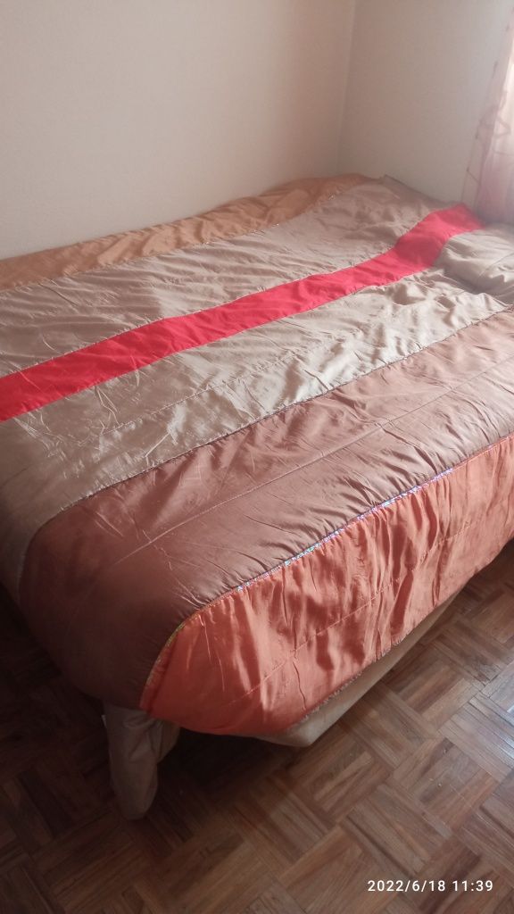 Cama casal com colchão