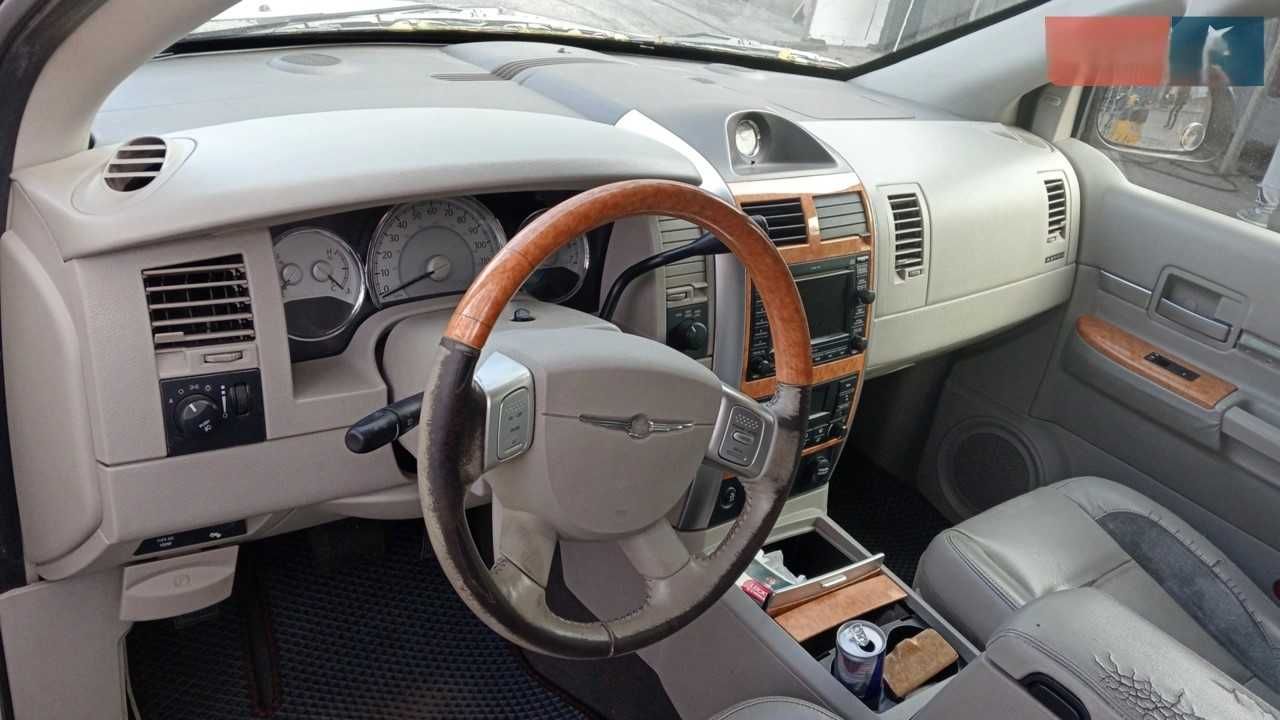 CHRYSLER Aspen  5.7 V8    4WD