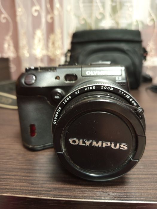 Продам цифровий фотоапарат Olympus C-8080 Wideo Zoom