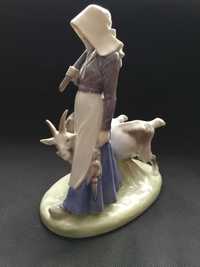 Porcelanowa figurka kobiety z kozami Royal Copenhagen
