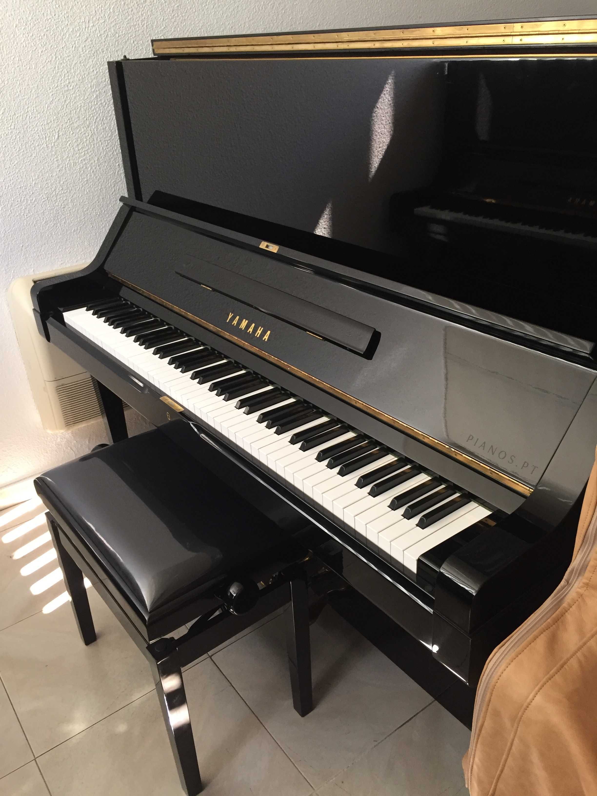 Piano Vertical Yamaha X / Yamaha X Upright Piano