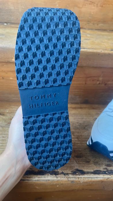 Tommy Hilfiger,  нові кросівки