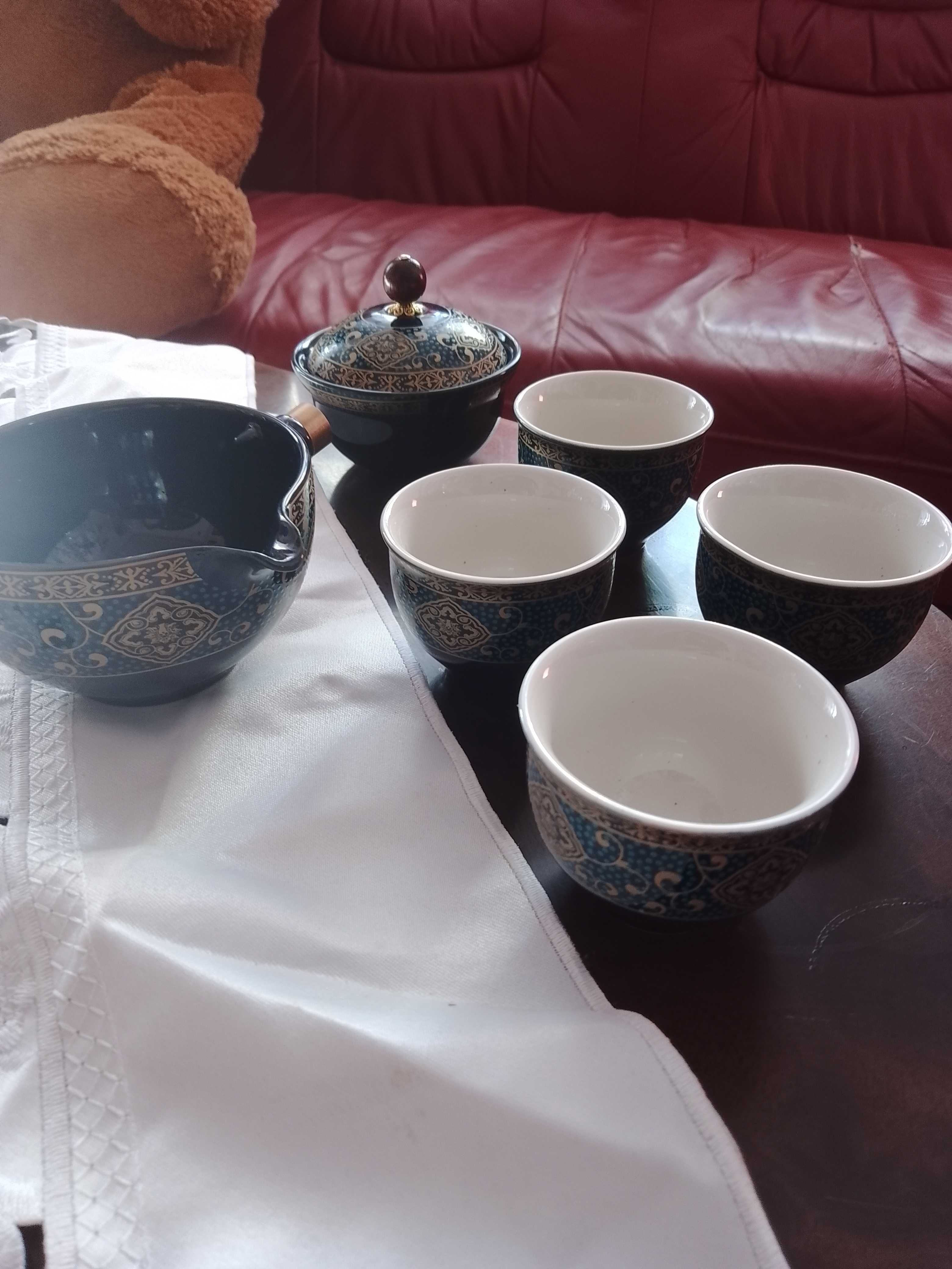Sprzedam ceramiczny zestaw do parzenia herbaty