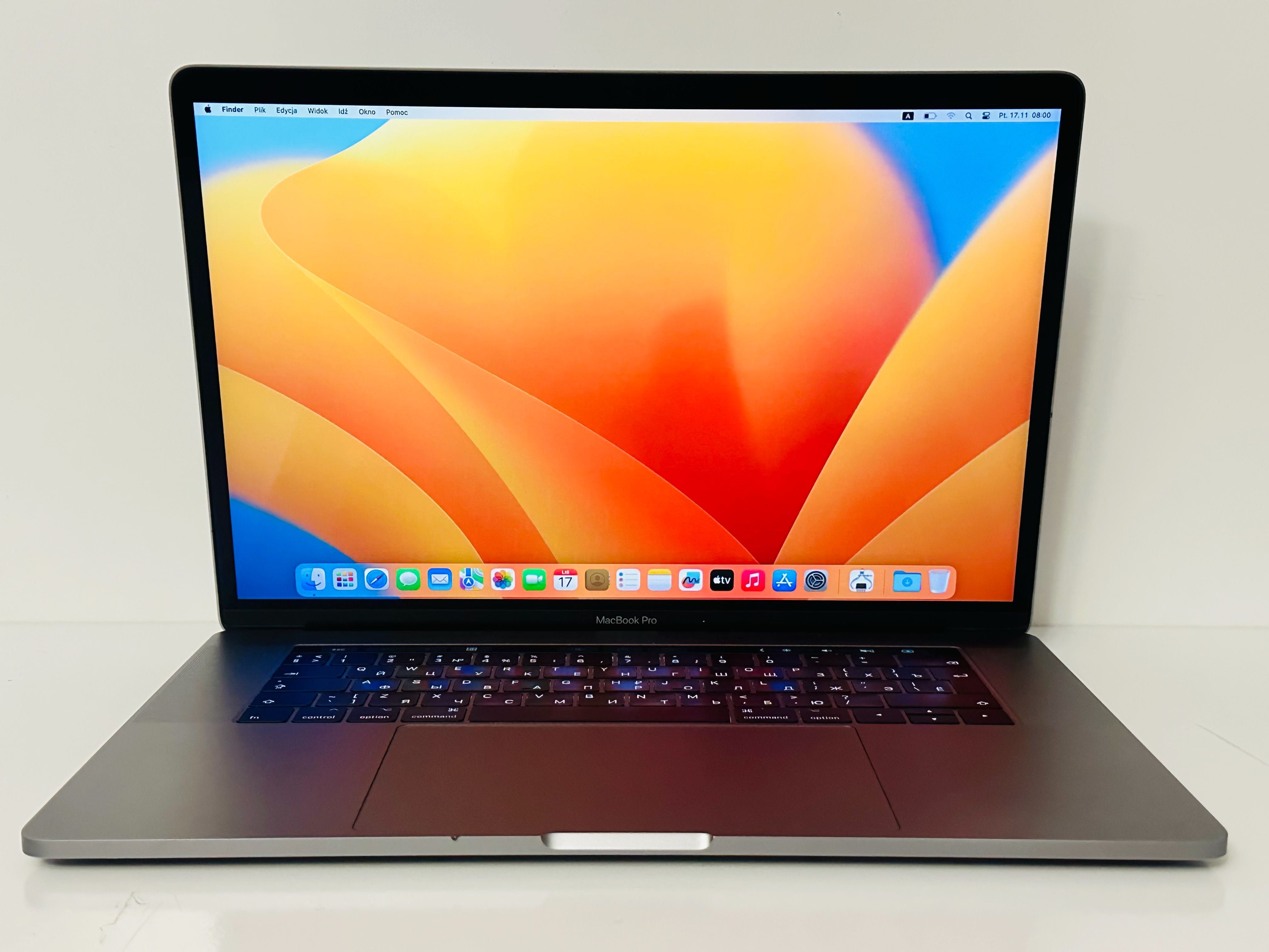 Apple MacBook Pro 15 2017 i7 16GB RAM 256GB SSD Space Gray