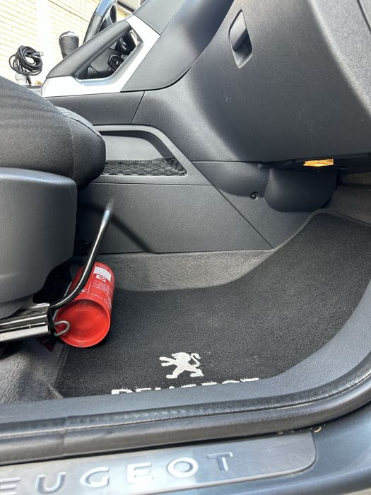 Продам  сімейне авто