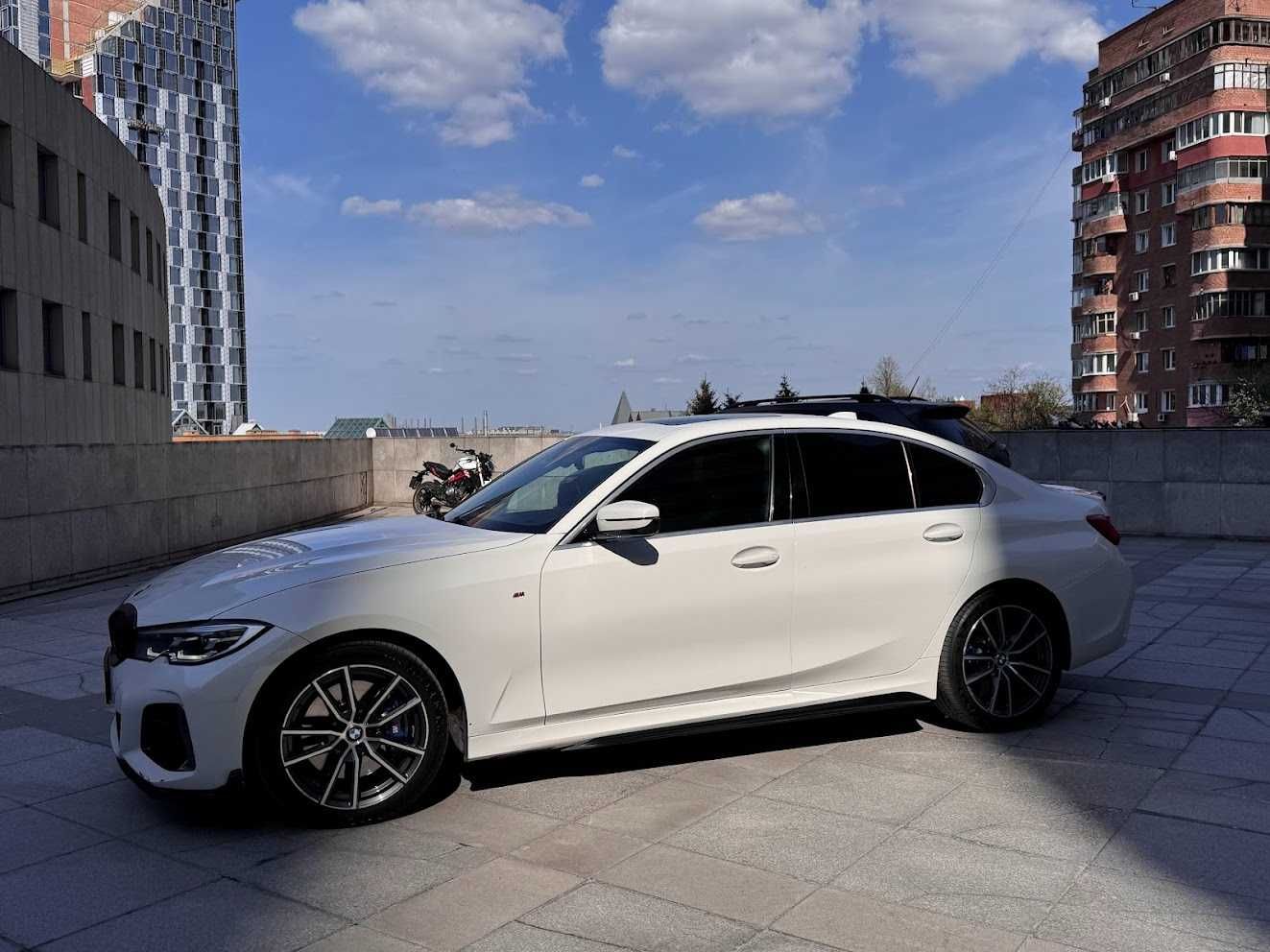 BMW g20 330i  2019