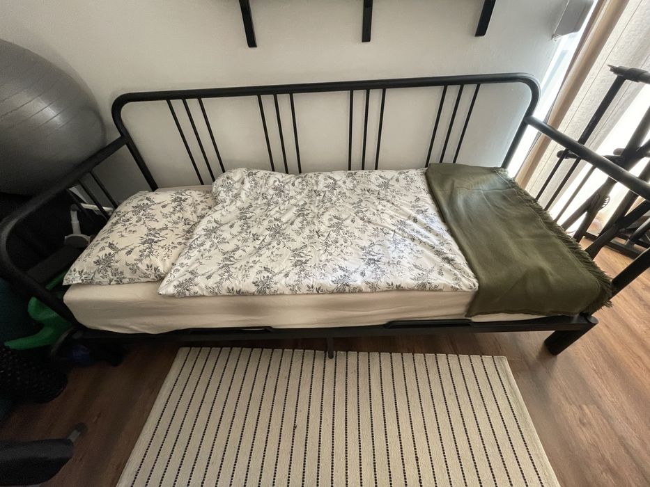 Łóżko Ikea rozkladane z materacami