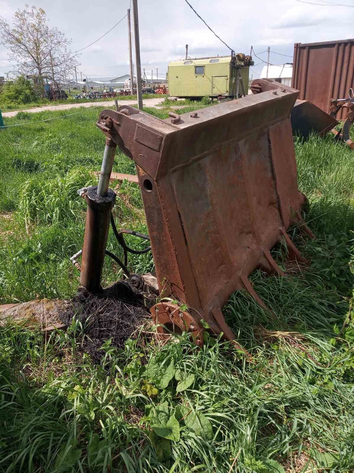 Фронтальний навантажувач К-702, погрузчик КІРОВЕЦЬ, з КОВШОМ, 1995 р.
