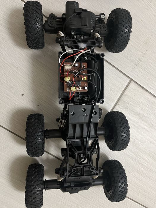 Машинка на пульті