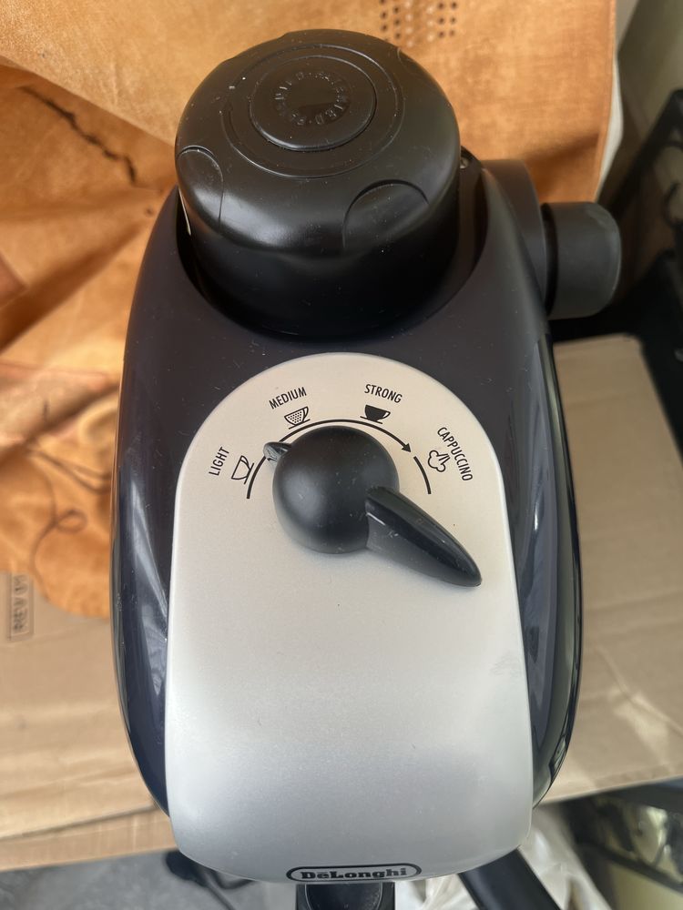 Кавоварка Delonghi