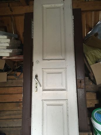 Drzwi ze starego domu białe
