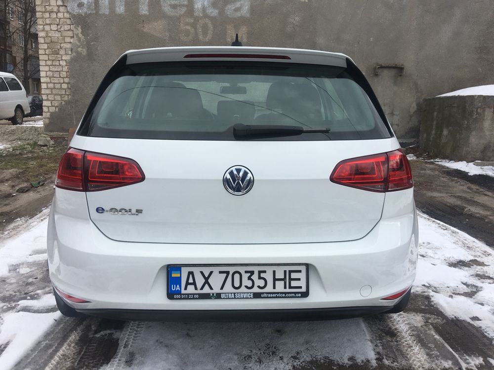 Volkswagen E-Golf 2016