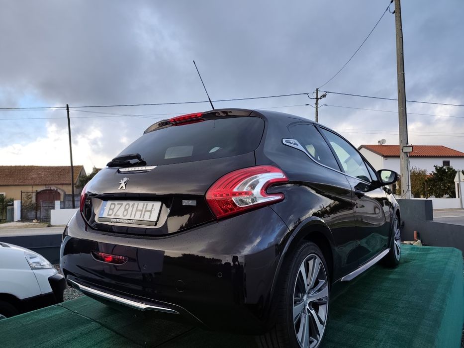 PEUGEOT 208 1.6HDI modelo XY