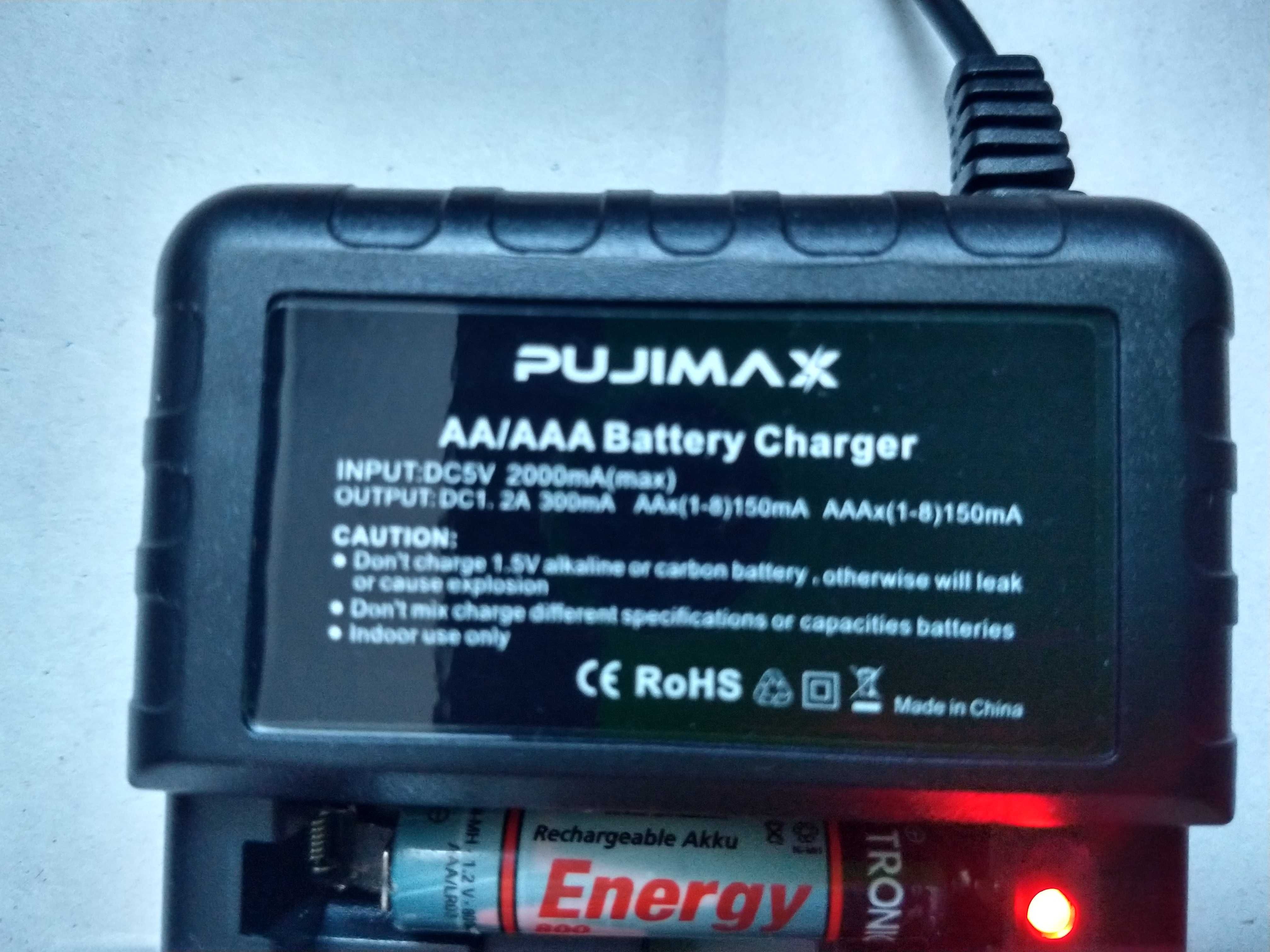 Ładowarka USB  do akumulatorów ni-cd  AA/AAA    
 8 gniazd