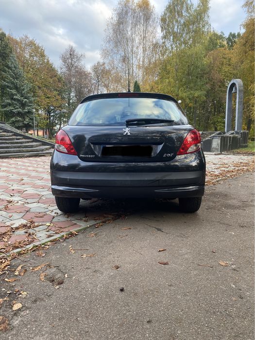 Peugeout 207 1.6 2010 року