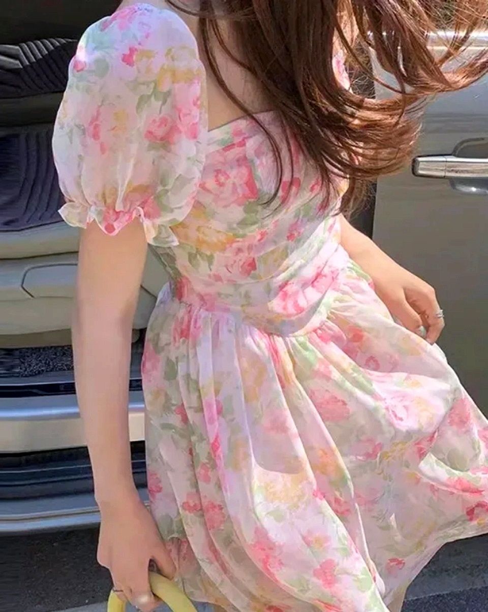 Акварельна сукня з квітами цікавого крою