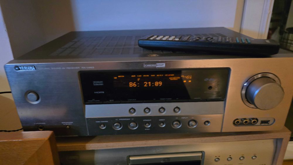 Yamaha RX V463 5.1 Channel 105 Watt Receiver do naprawy.