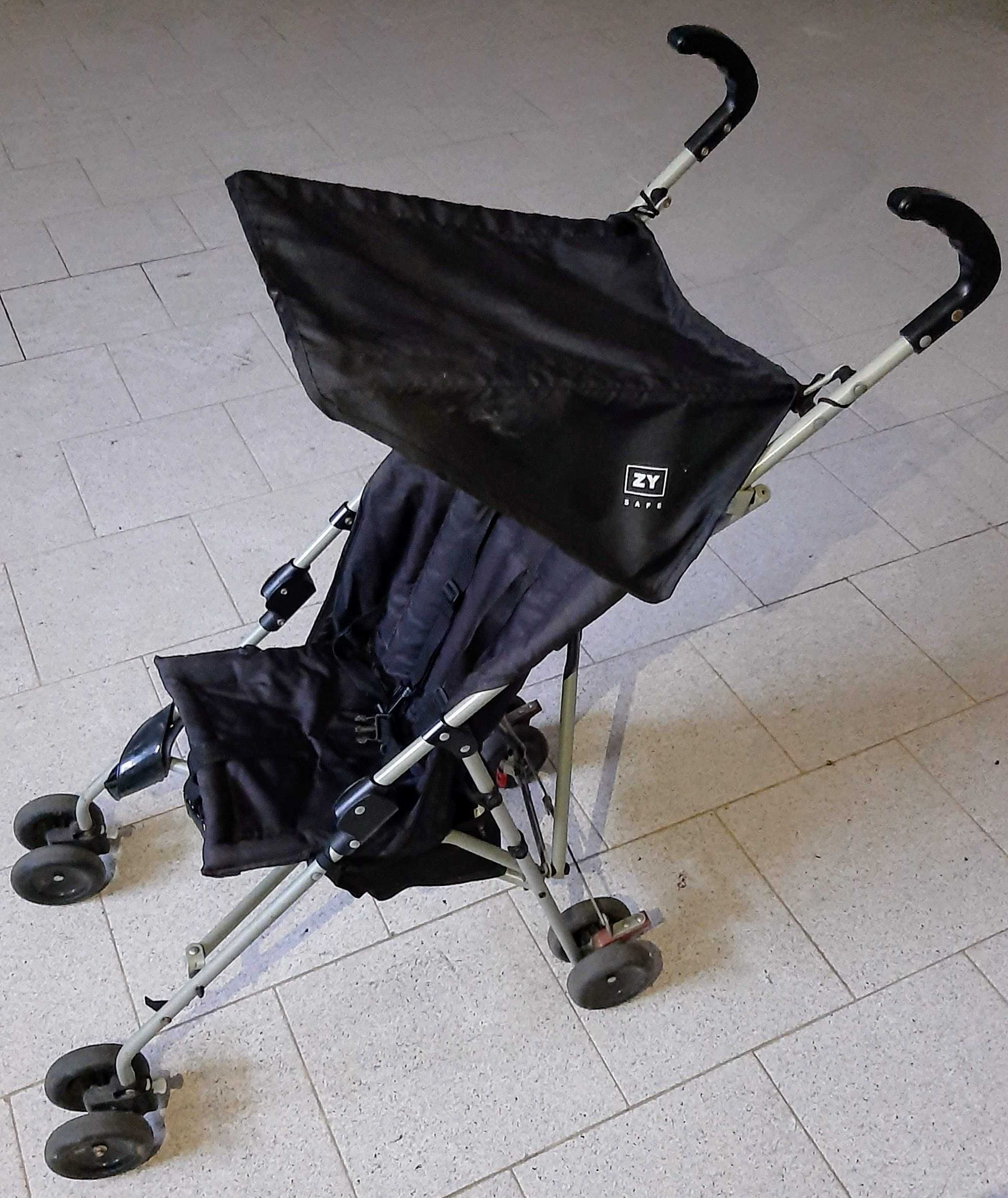 Vários artigos para bebé: Passear, brincar e comer