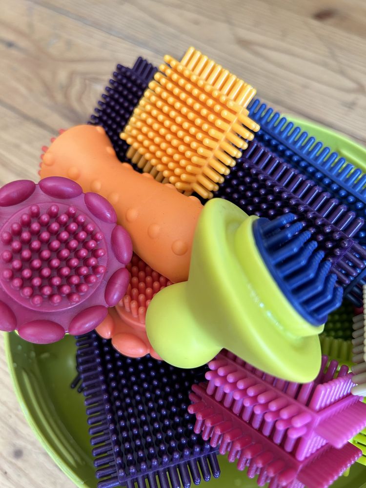 Klocki jeżyki marki B.Toys