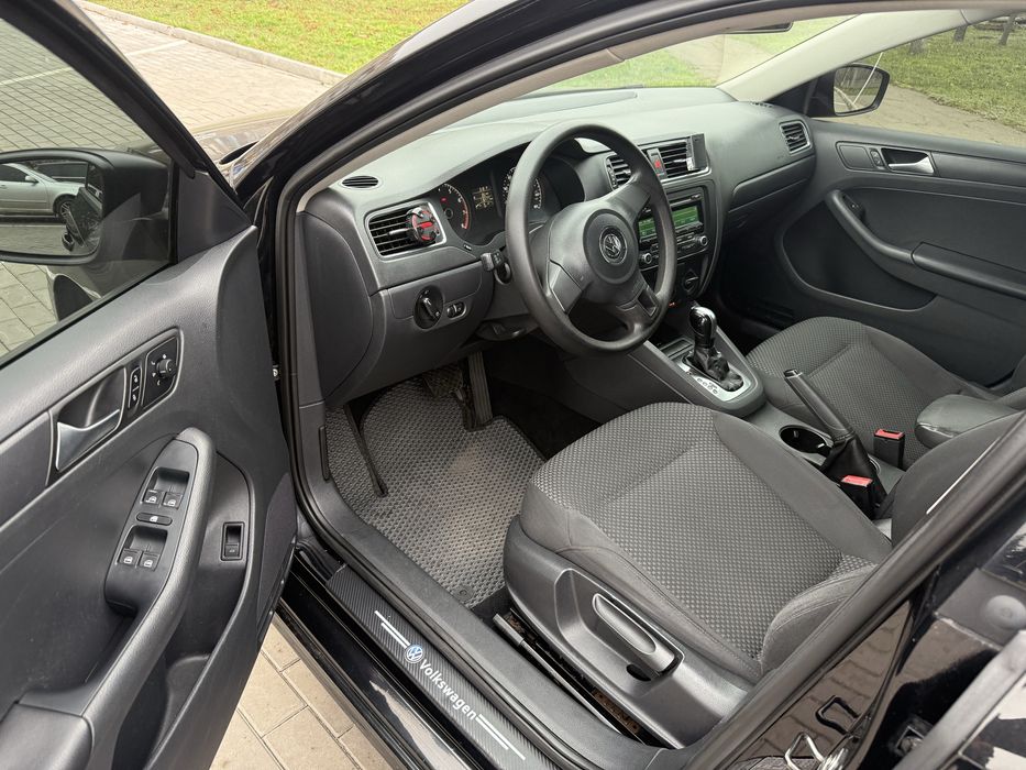 Продам джету 2012 года 2.0  газ бензин