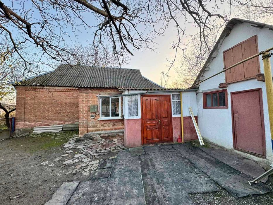 Продаж окремостоячого будинку в смт Турбів