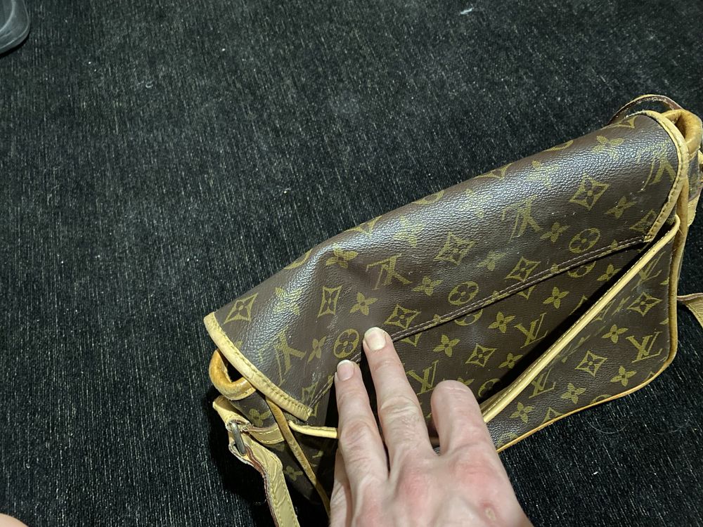 Louis Vuitton Monogram Messenger Bag