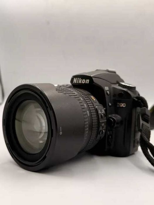 Aparat Nikon D90 + Obiektyw AF-S 18-105MM VR | komplet