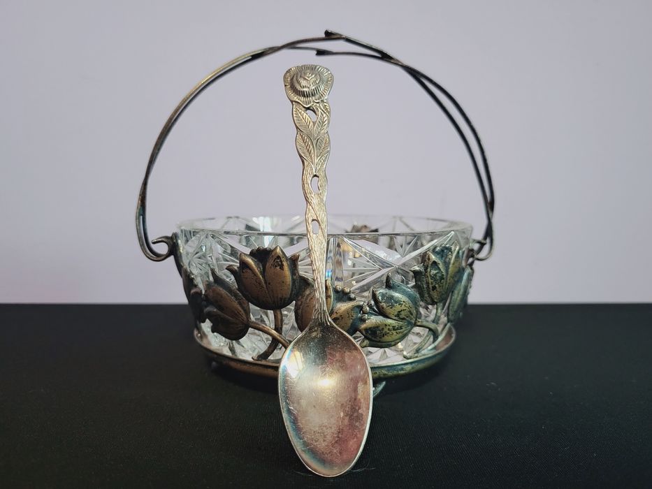 Ładna posrebrzana cukierniczka Hefra