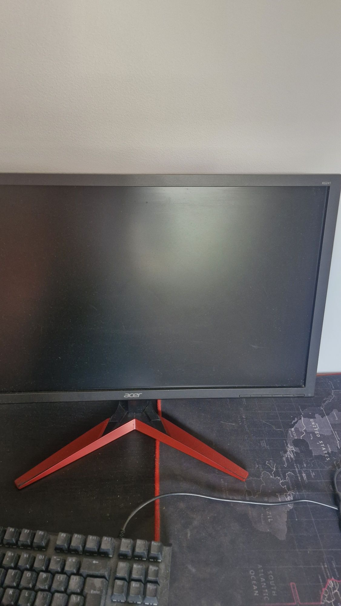 Komputer  stacjonarny  + monitor,myszka klawiatura