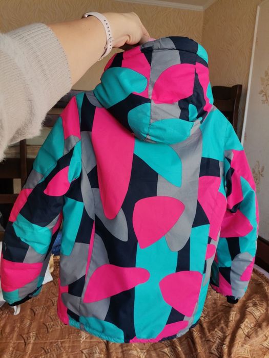 Тепла  куртка на дівчинку
