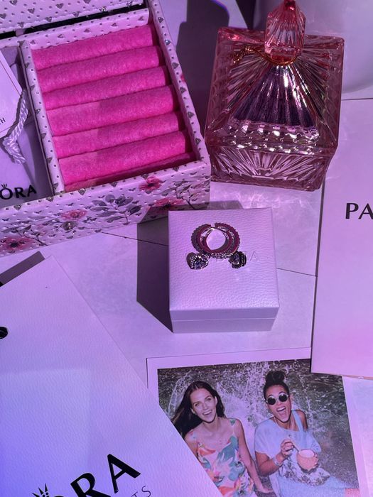 Pandora срібні сережки з білими серцями