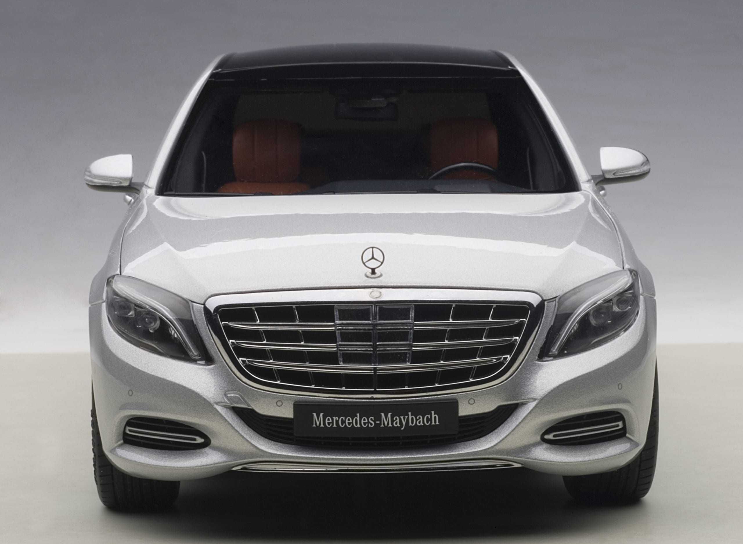 1:18 AUTOart Mercedes-Benz Maybach S-Klasse (S600) SWB 2015 silver