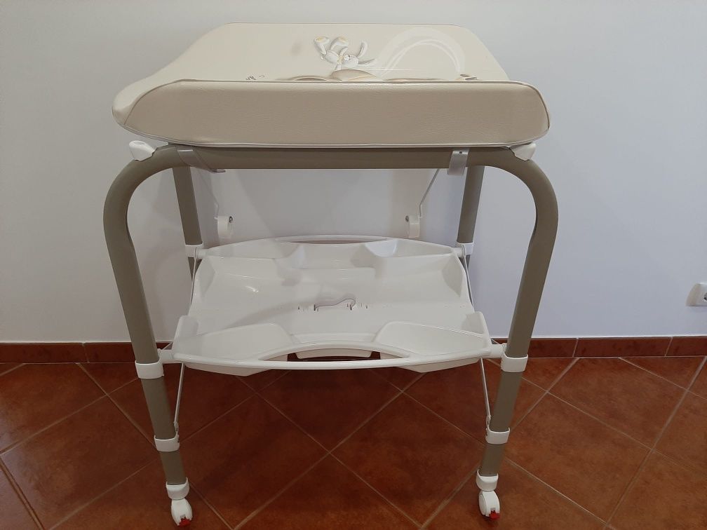 Banheira/ Muda Fraldas