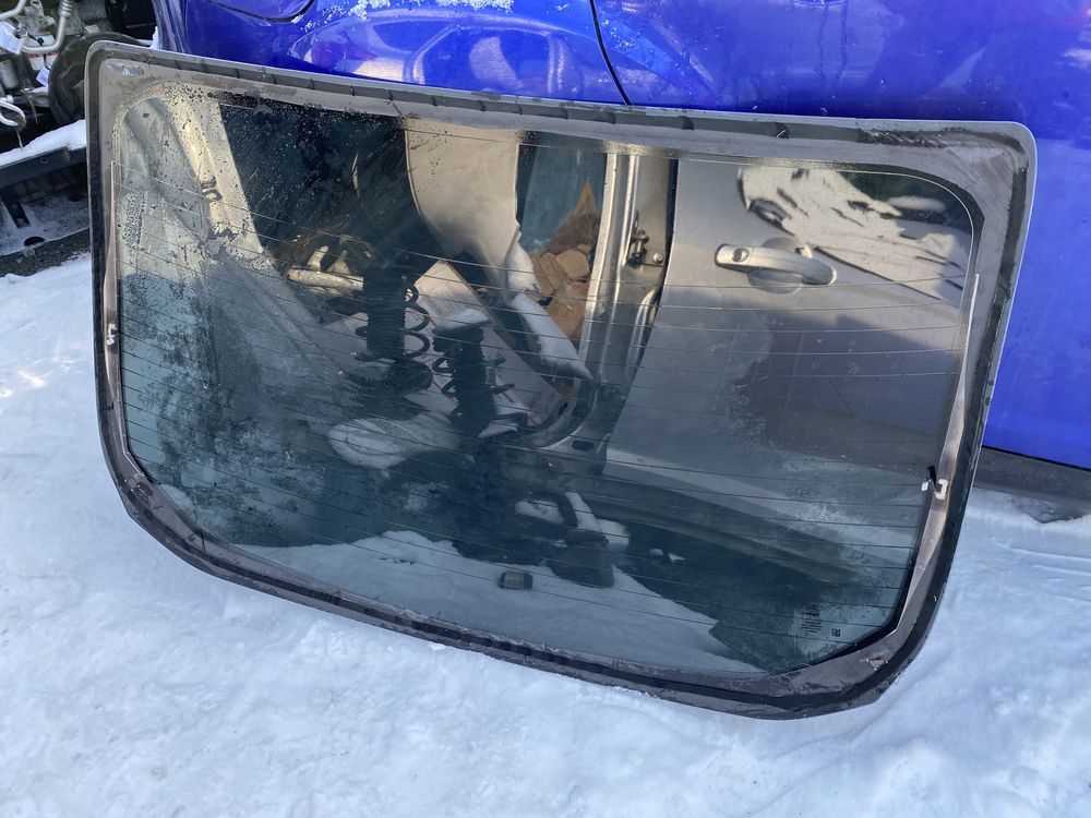 Заднє скло Ford Focus mk3 11-18 Сідан з обігрівом