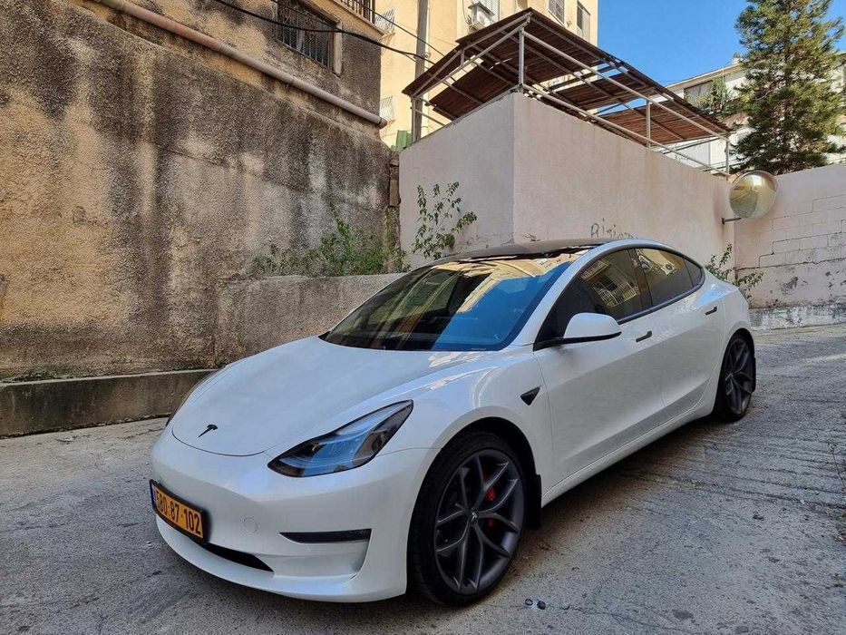 Диски R18 Tesla 3 чорний мат Flow Forming