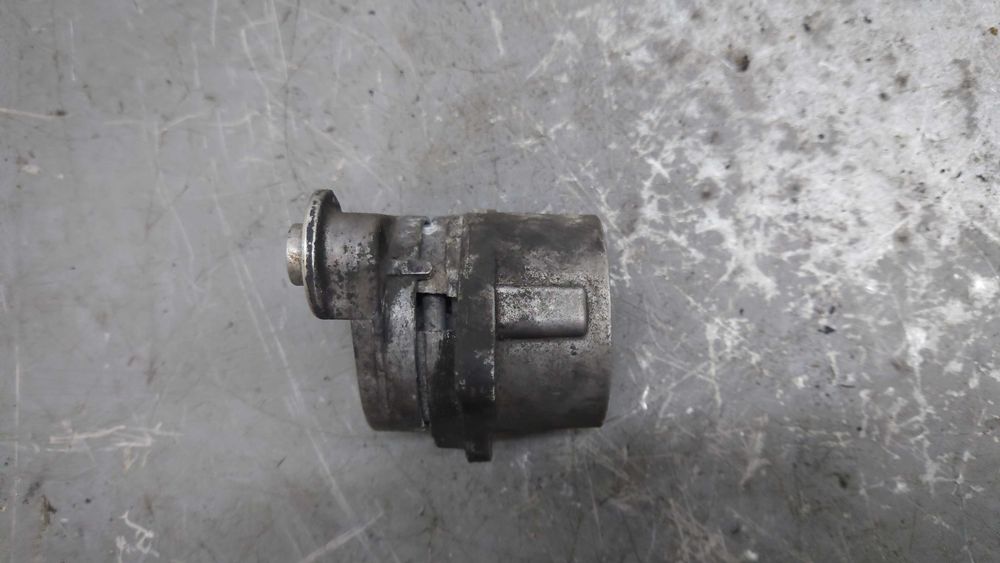 Mercedes W220 W638 W204 W211 W163 2.2 D 2.7 D 3.2 D  Napinacz Paska