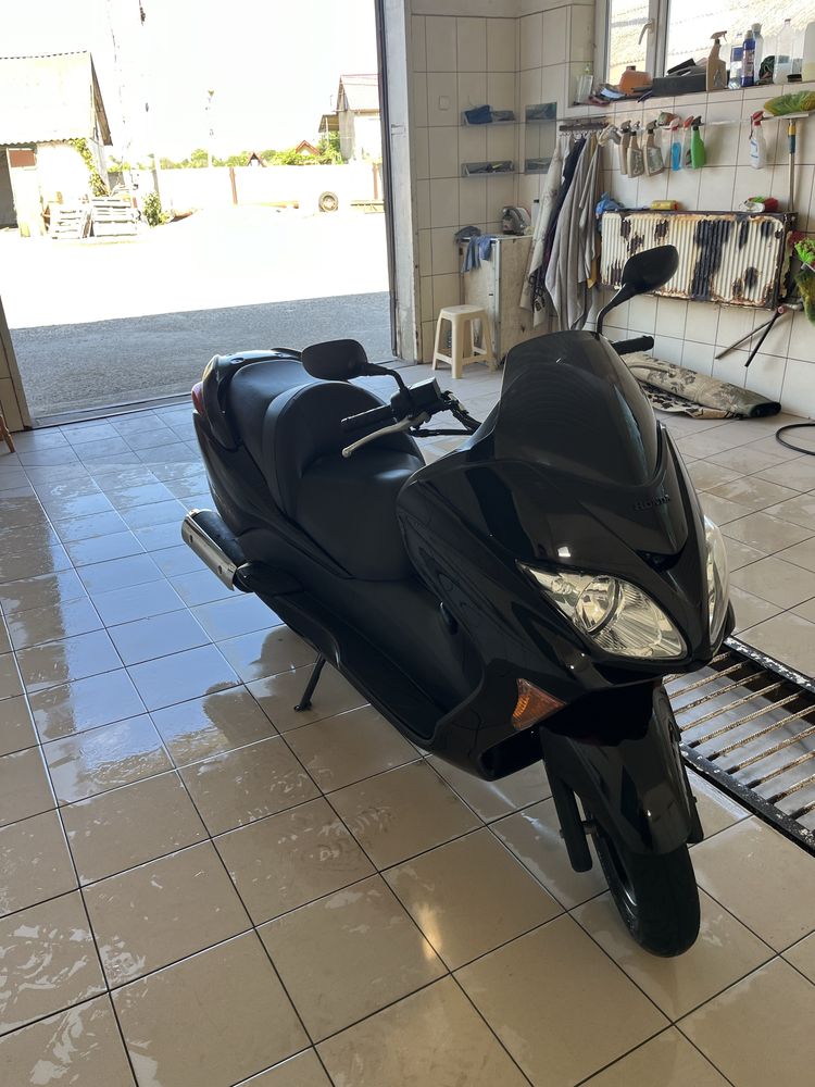 Honda forza 250 mf08