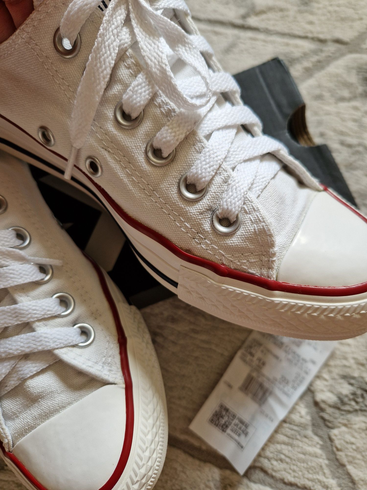 Damskie/młodzieżowe BIAŁE trampki firmy CONVERSE roz 37
