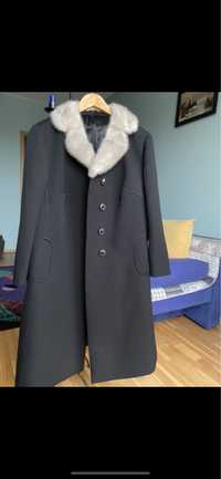 Welniany płaszcz rozmiar 48 naturalne futro