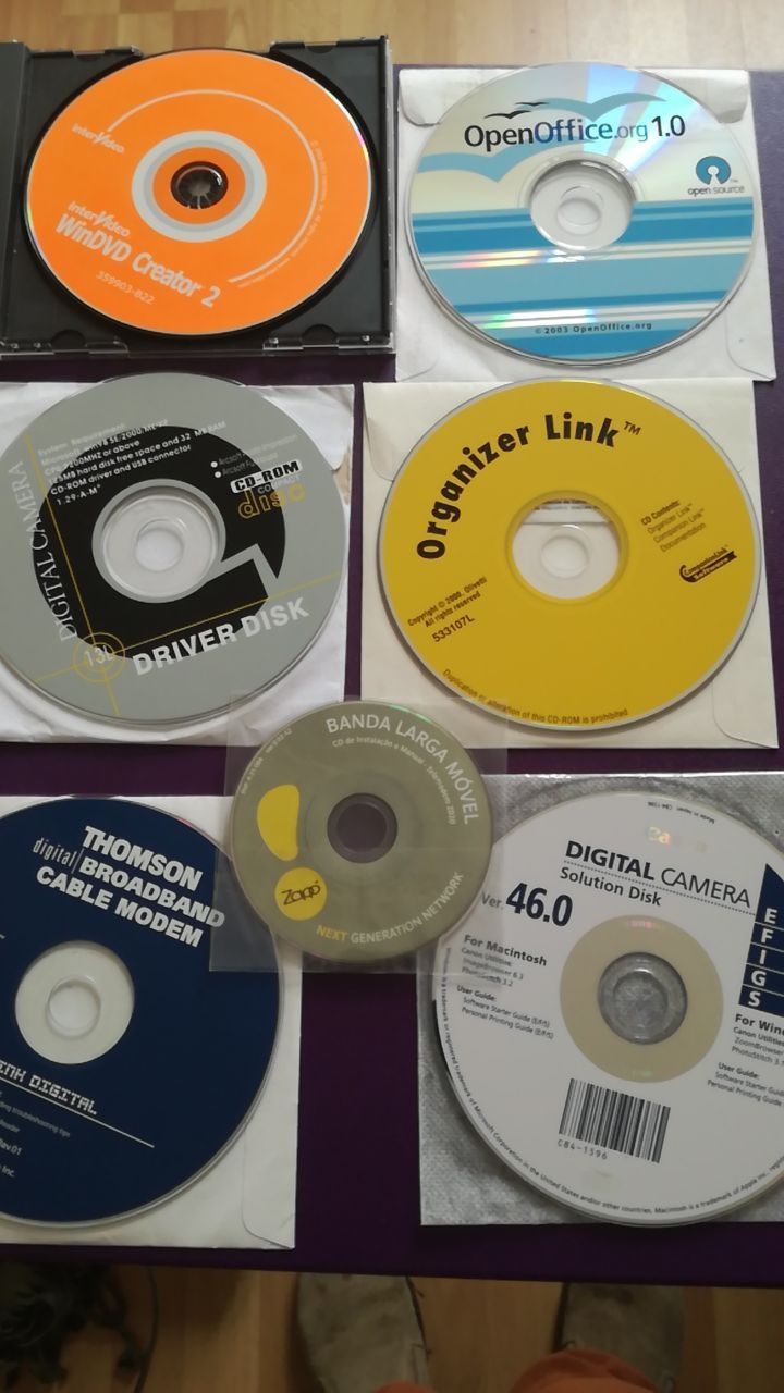 Cds diferentes para uso/decor v.p.ind