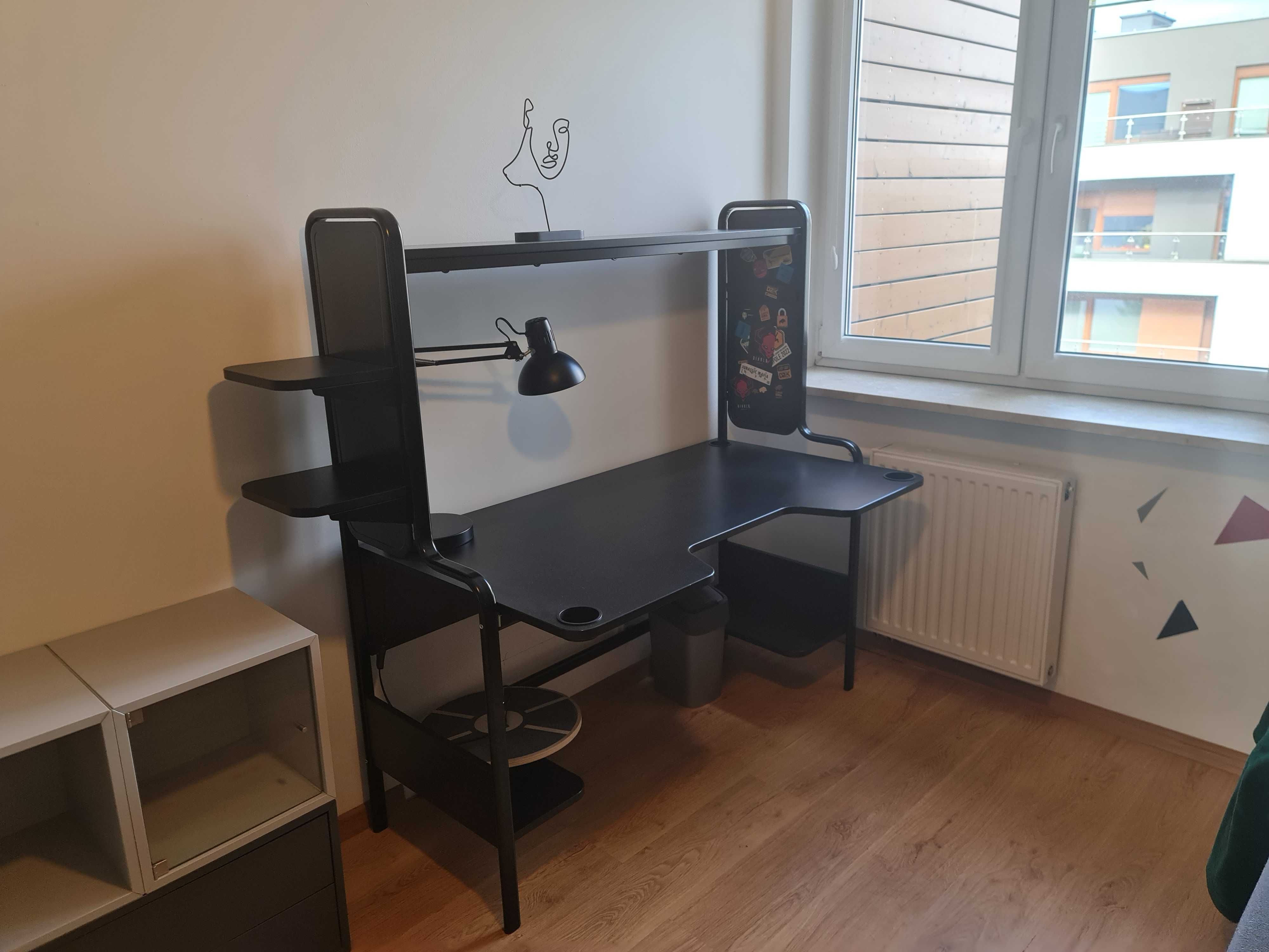Biurko gamingowe, czarny, 140/185x74x146 cm IKEA FREDDE