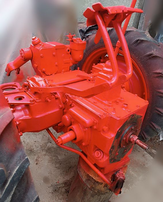 Пів трактора Т-25 Д-21 ВТЗ коробка задній міст та гідробак в зборі