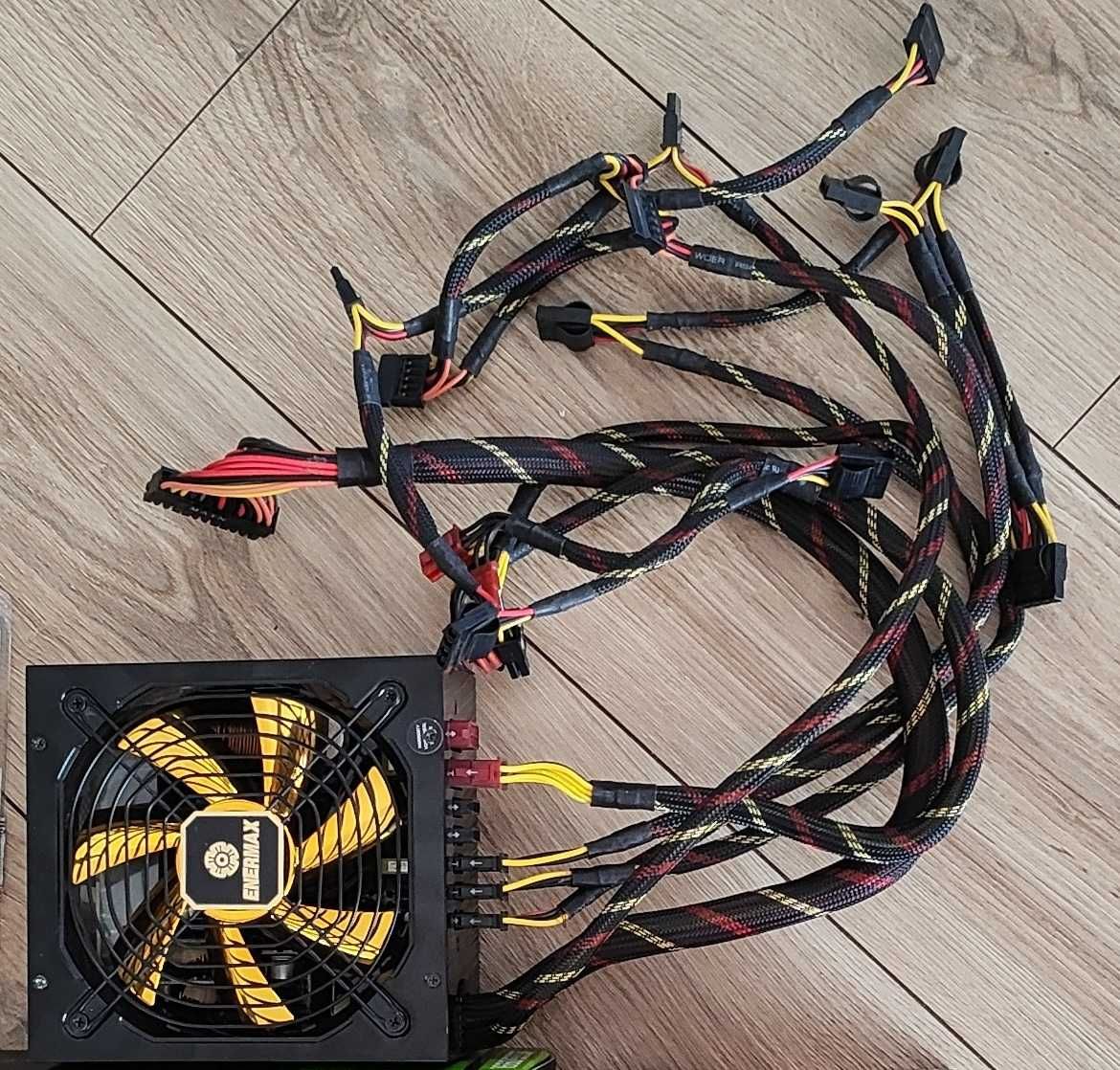 AMD Ryzen 3 1200 AF BOX 3.1 - 3.4 GHz i Enermax Modu 87+ 500W 80 plus