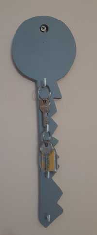 Dekoracyjny wieszak na klucze, lite drewno, prezent na nowe mieszkanie
