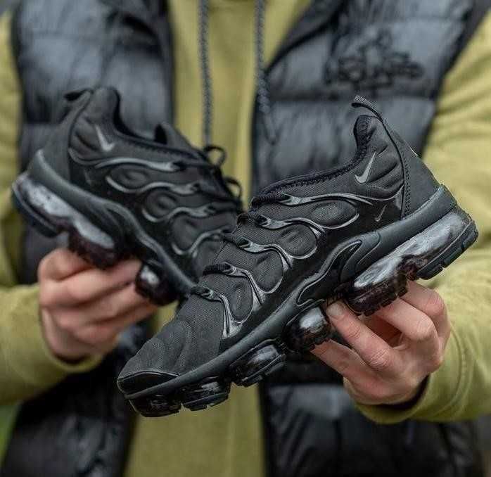 Мужские кроссовки Nike Air VaporMax Plus All Black 40-45 найк аир